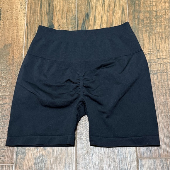 GymReaper Women's Infinity Seamless Shorts Black Size Small - Picture 4 of 4